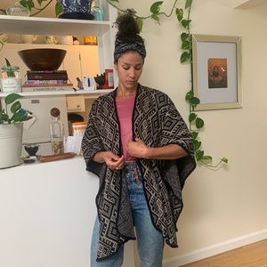 Cardigan cape sweater tribal print